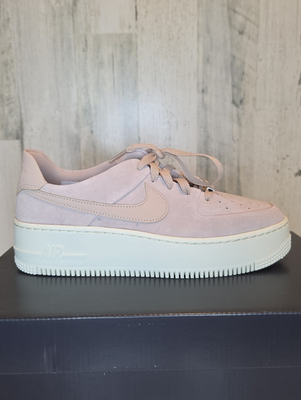 NEW Nike Air Force 1 AF1 Sage Low Particle Platform Sneakers Womens Sz 8 AR5339